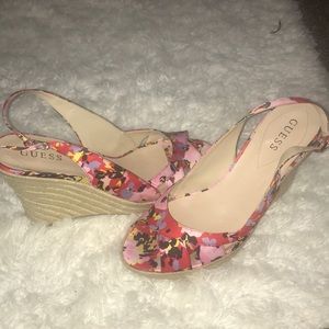 Size 10 Guess woman wedge sandal